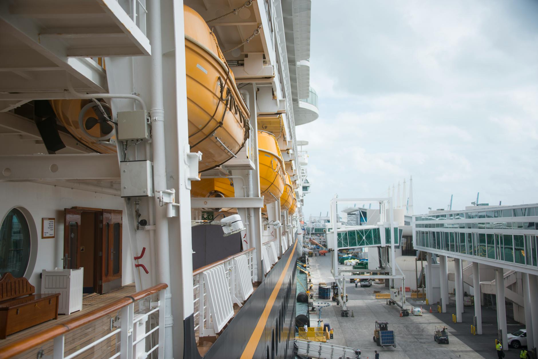 Melbourne Station Pier cruise ship transfer chauffeur