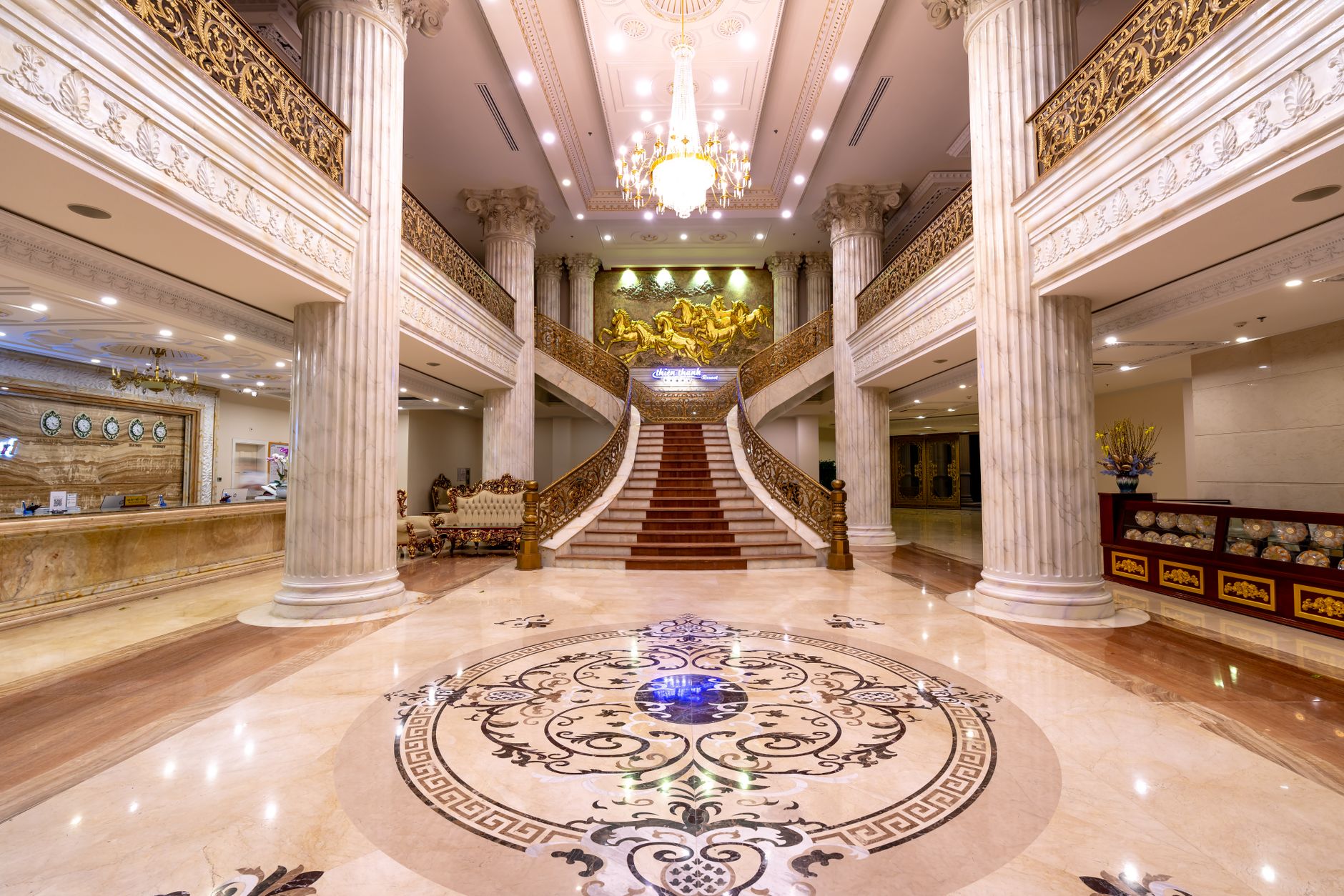 Hotel transfer chauffeur Melbourne Crown Langham