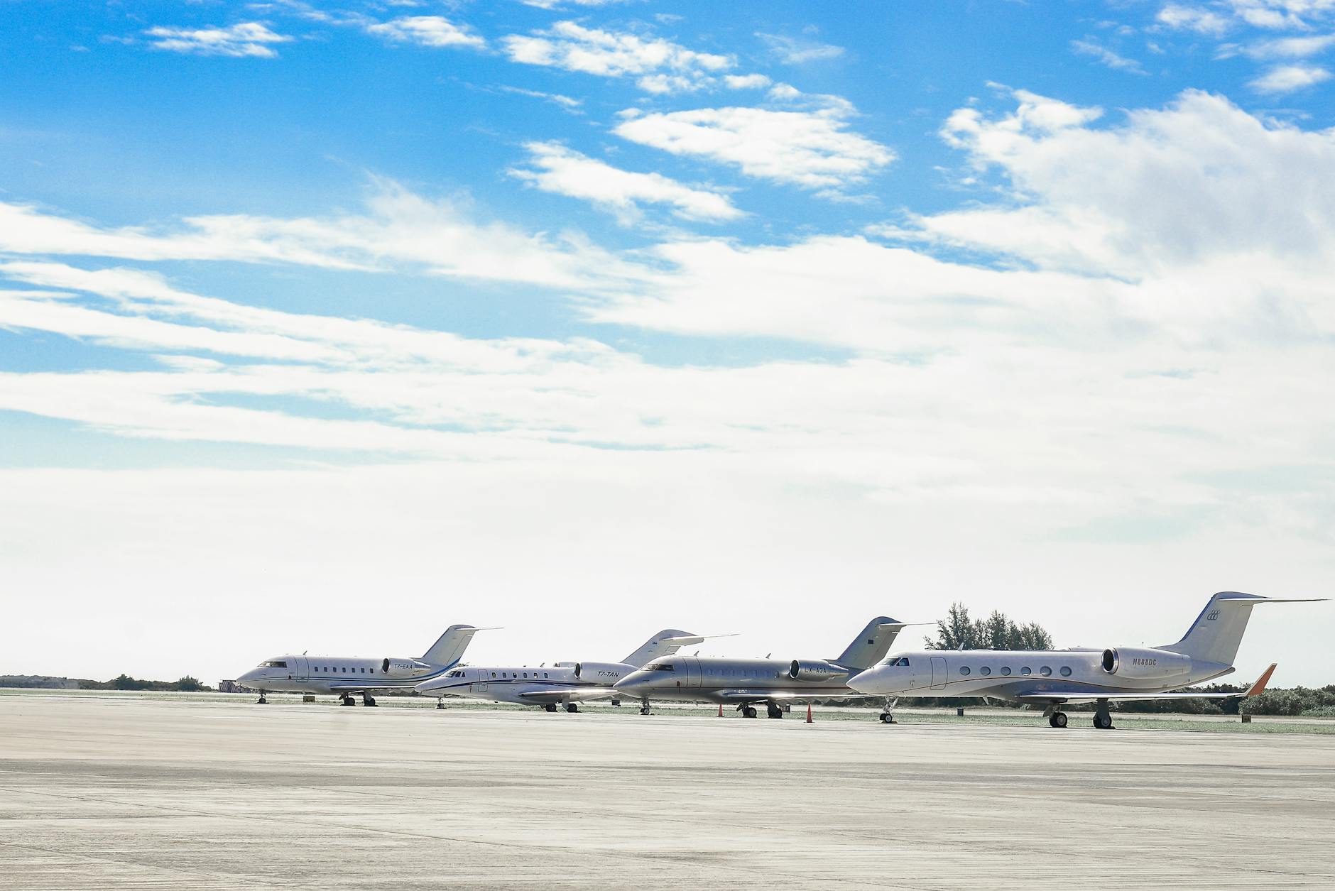 Private jet transfer chauffeur Melbourne airport